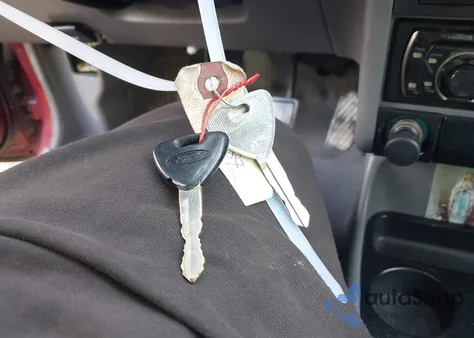 1995 Ford Escort Lx/Sport из США, поврежденный, VIN 1FASP11JXSW231950